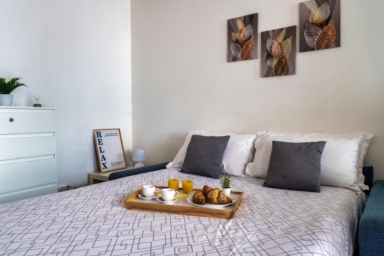 Ambrogio'S Nest - Modern Close To Cadorna Station Milánó Kültér fotó