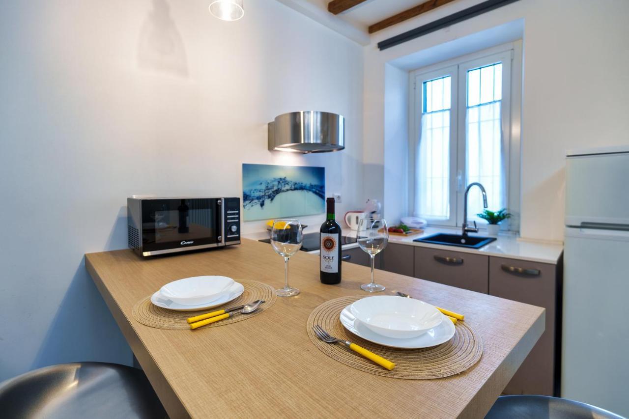 Ambrogio'S Nest - Modern Close To Cadorna Station Milánó Kültér fotó